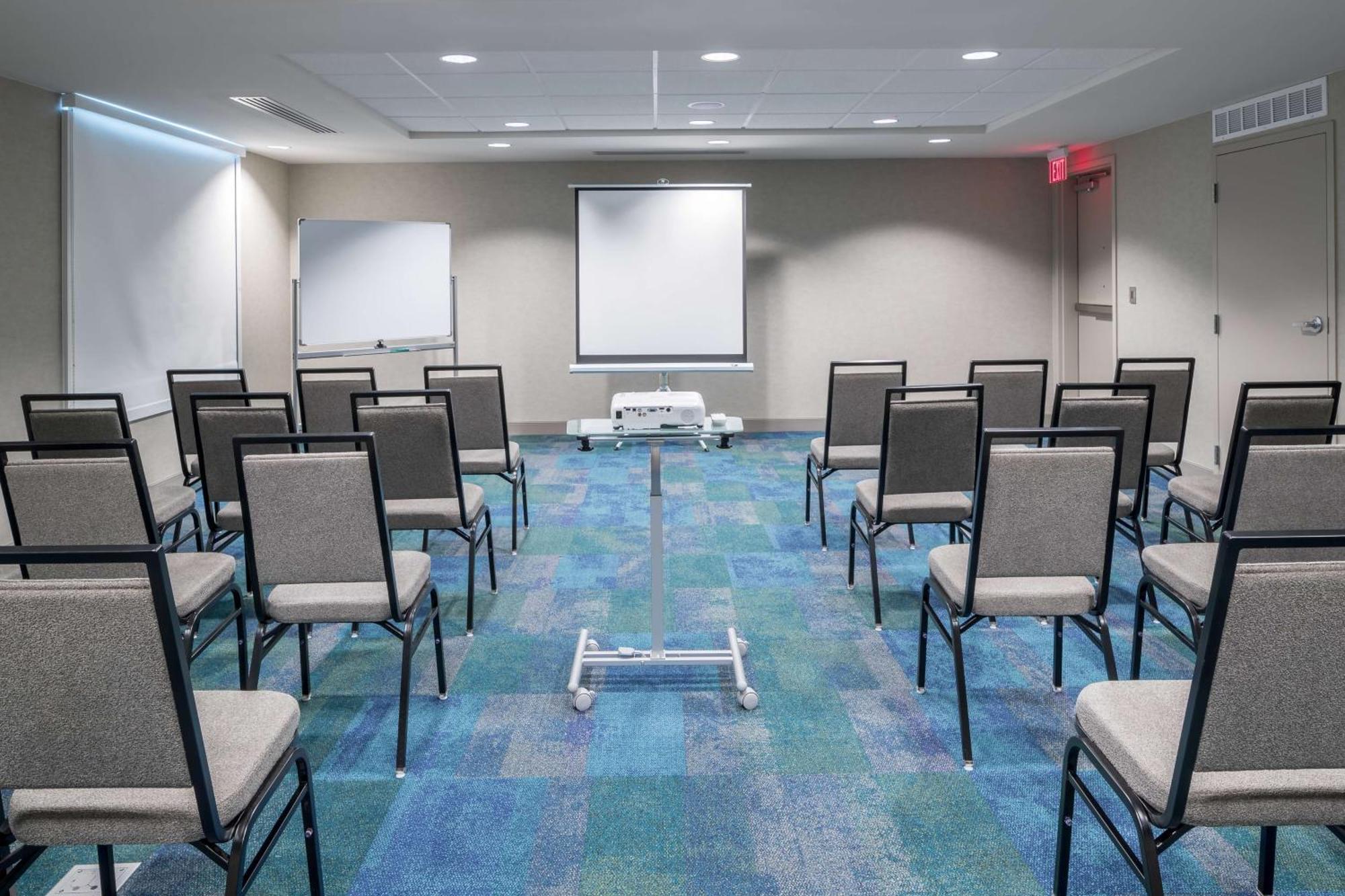Home2 Suites By Hilton Fort Worth Cultural District Bagian luar foto